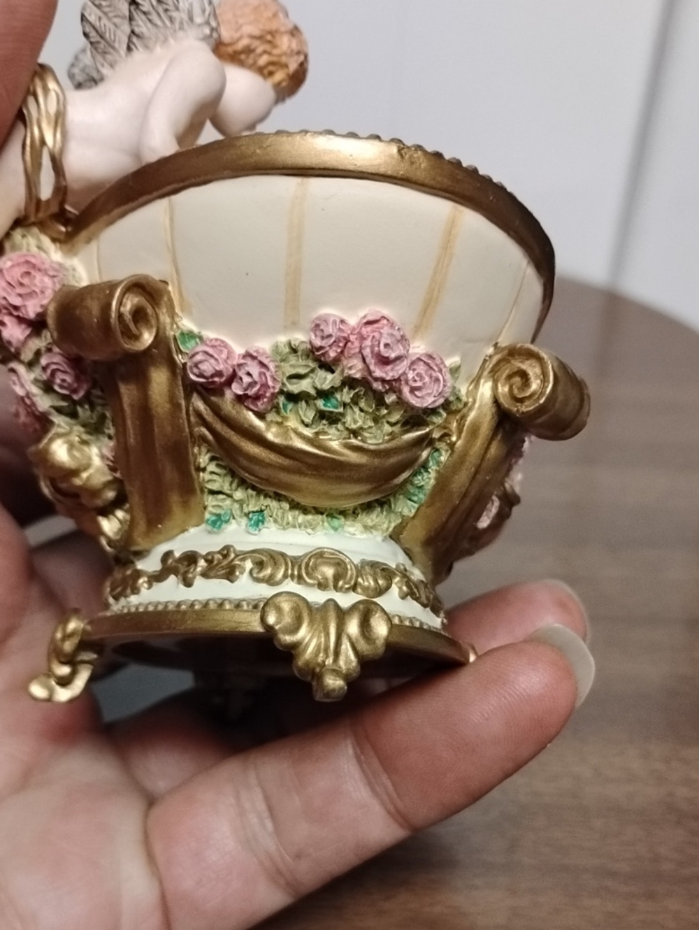The Franklin Mint Cherub Floral A Scent Of Love Trinket Bowl in Cream and Gold - Picture 5 of 7